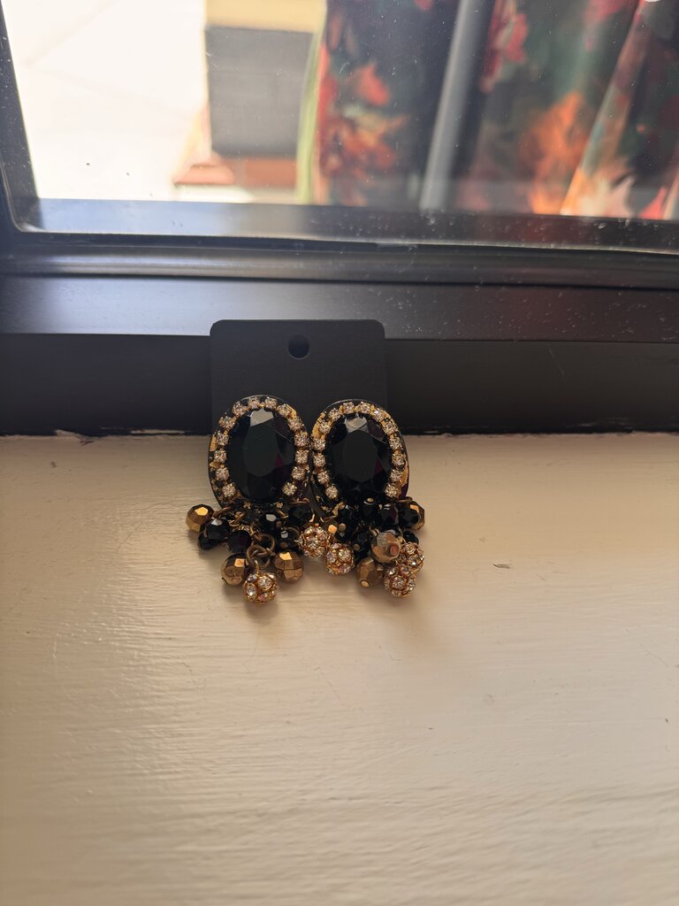 VTG - Clip On Earrings