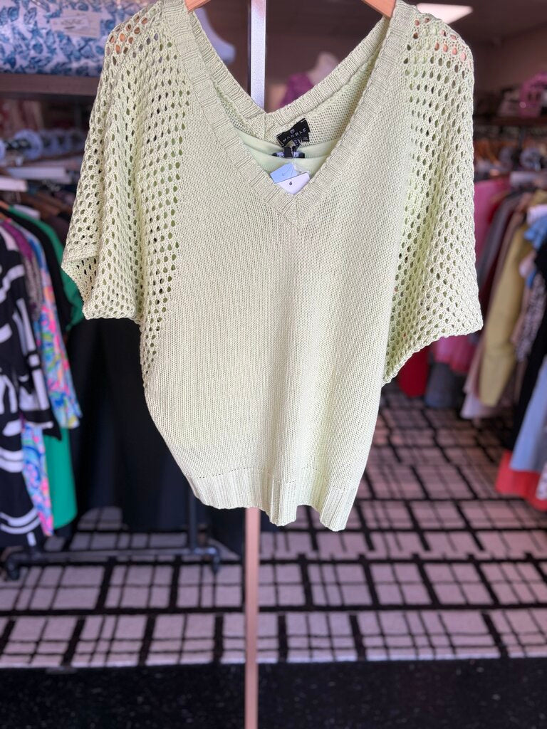 Marble-NWT- 2pc V-Neck Sweater Set in Lime