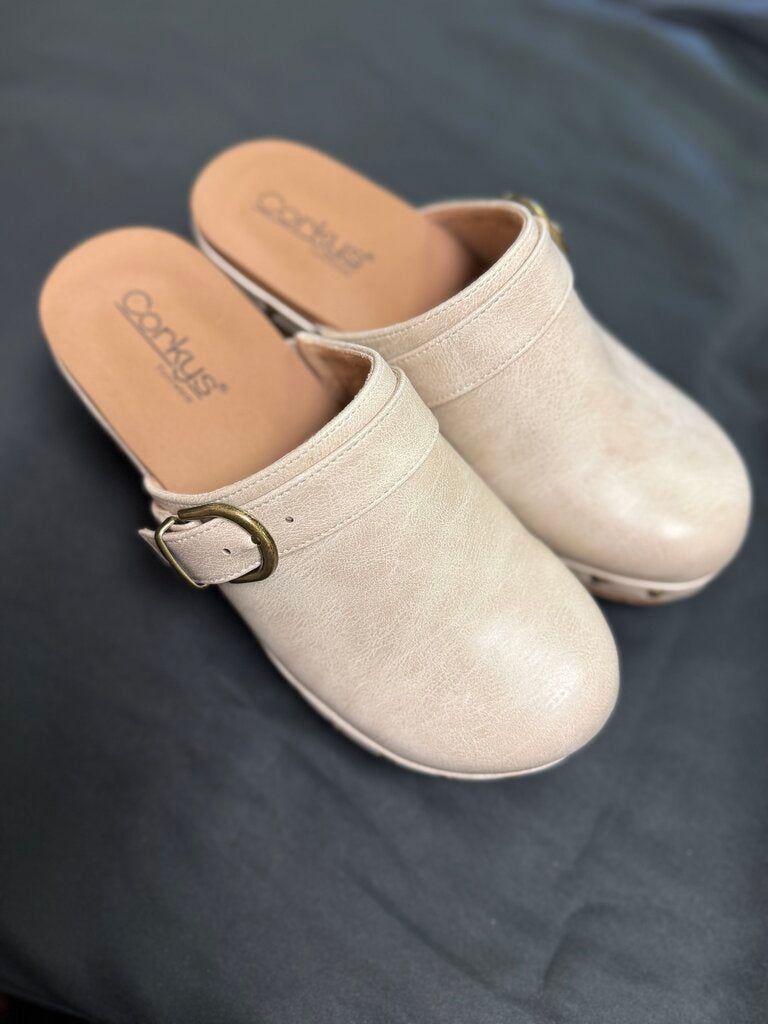Corky's - Who Knew Clogs in Ivory