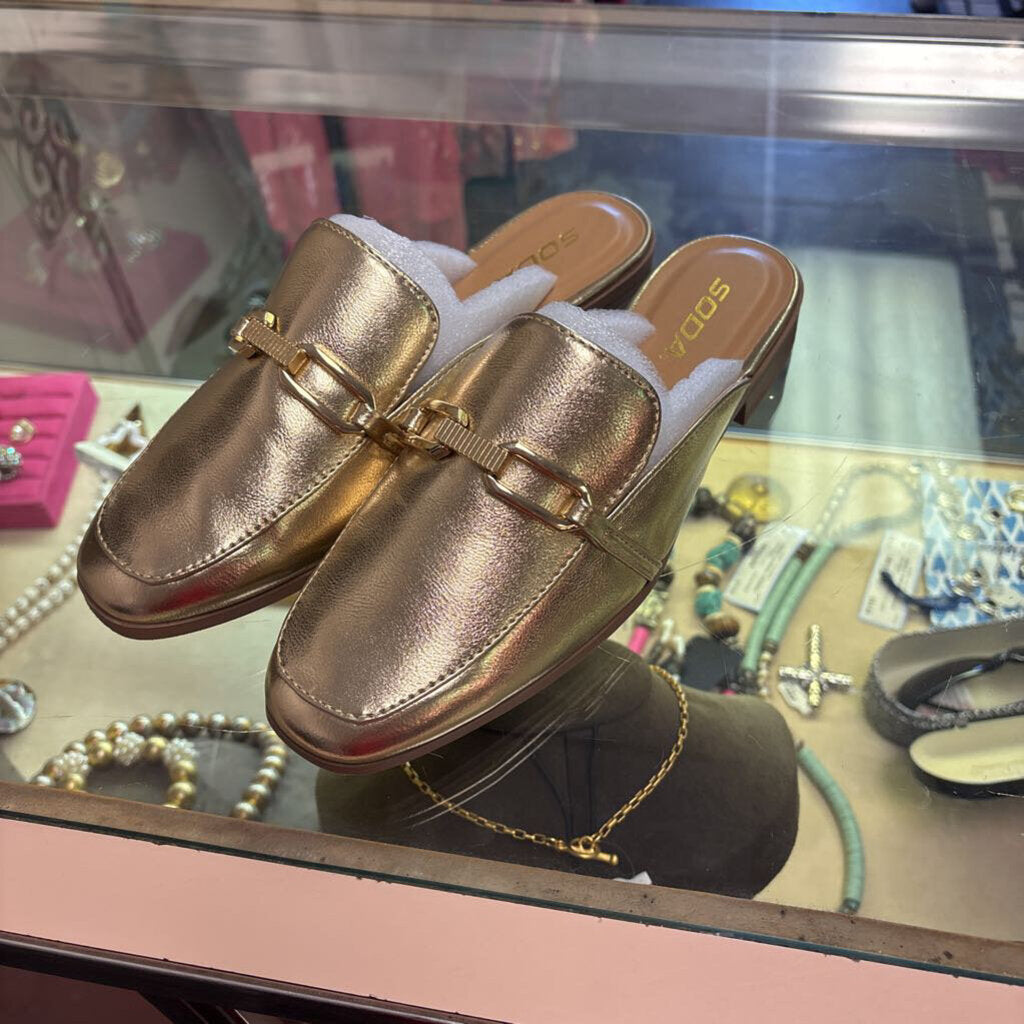 Soda - NIB Eleanor Loafers - Gold Metallic