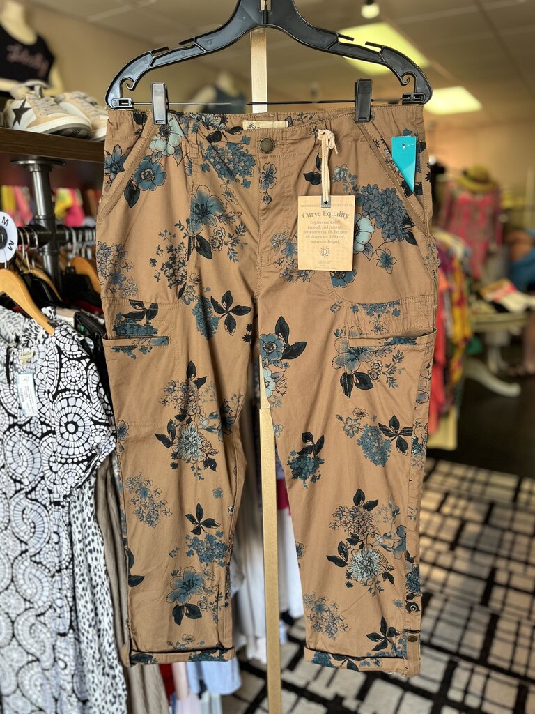 Democracy - NWT Floral Utility Crop