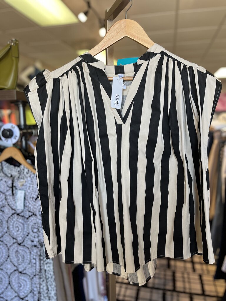 Glam NWT - Striped Flutter Sleeve Top -