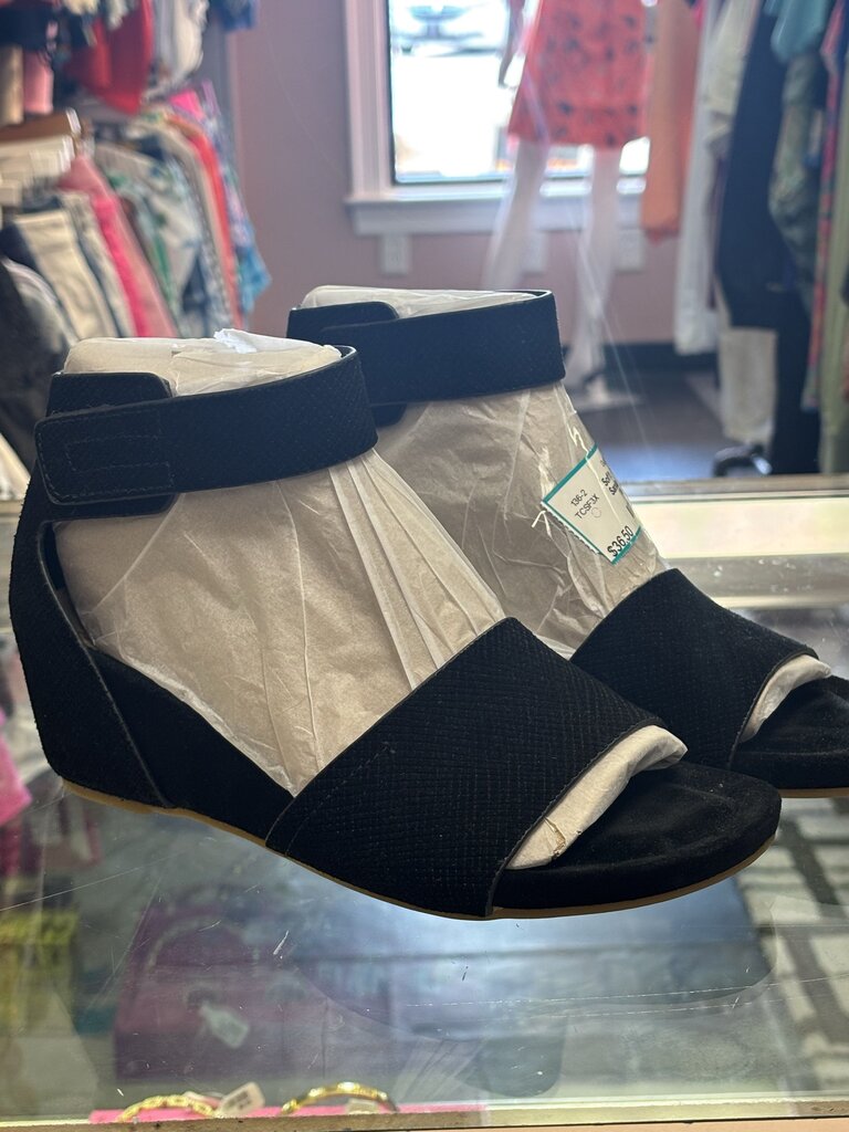 Sofft - NWT - Vexxie Wedge Sandal - Black