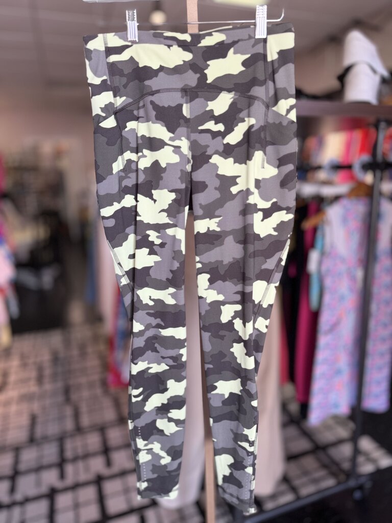 Lululemon - Fast & Free Leggings - Camo