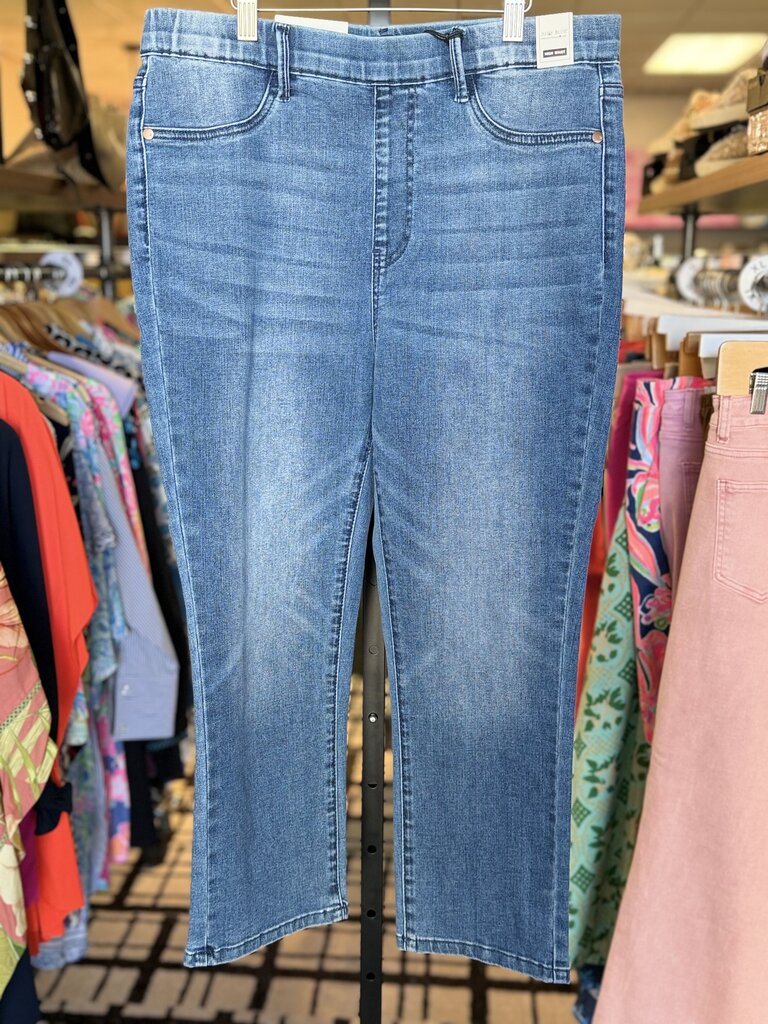 Judy Blue NWT - Pull On Skinny Fit Capri