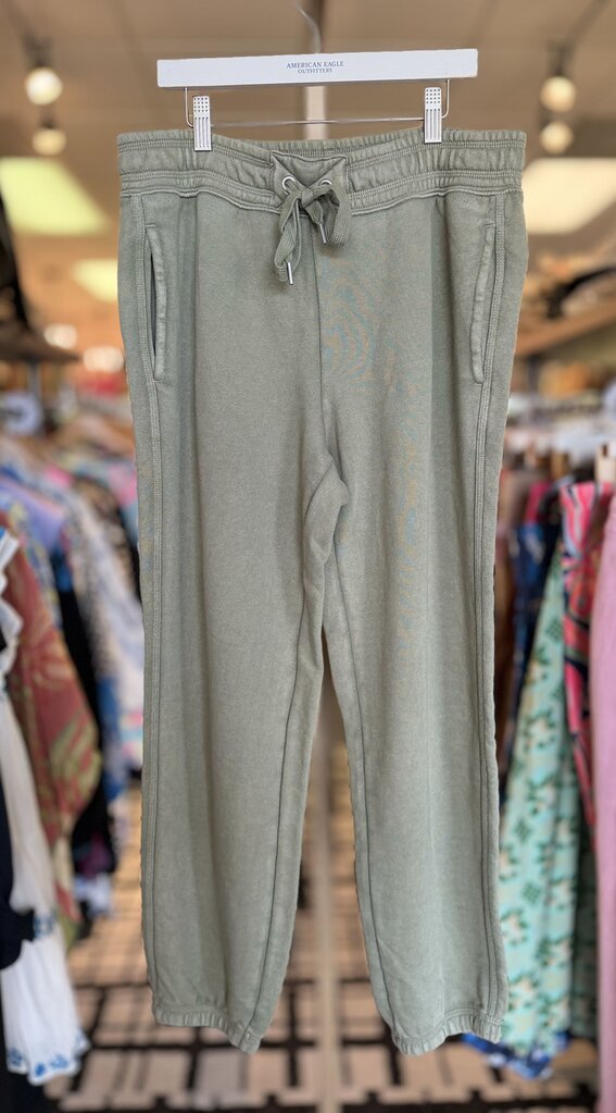 Aerie-NWT Relaxed Joggers in Olive