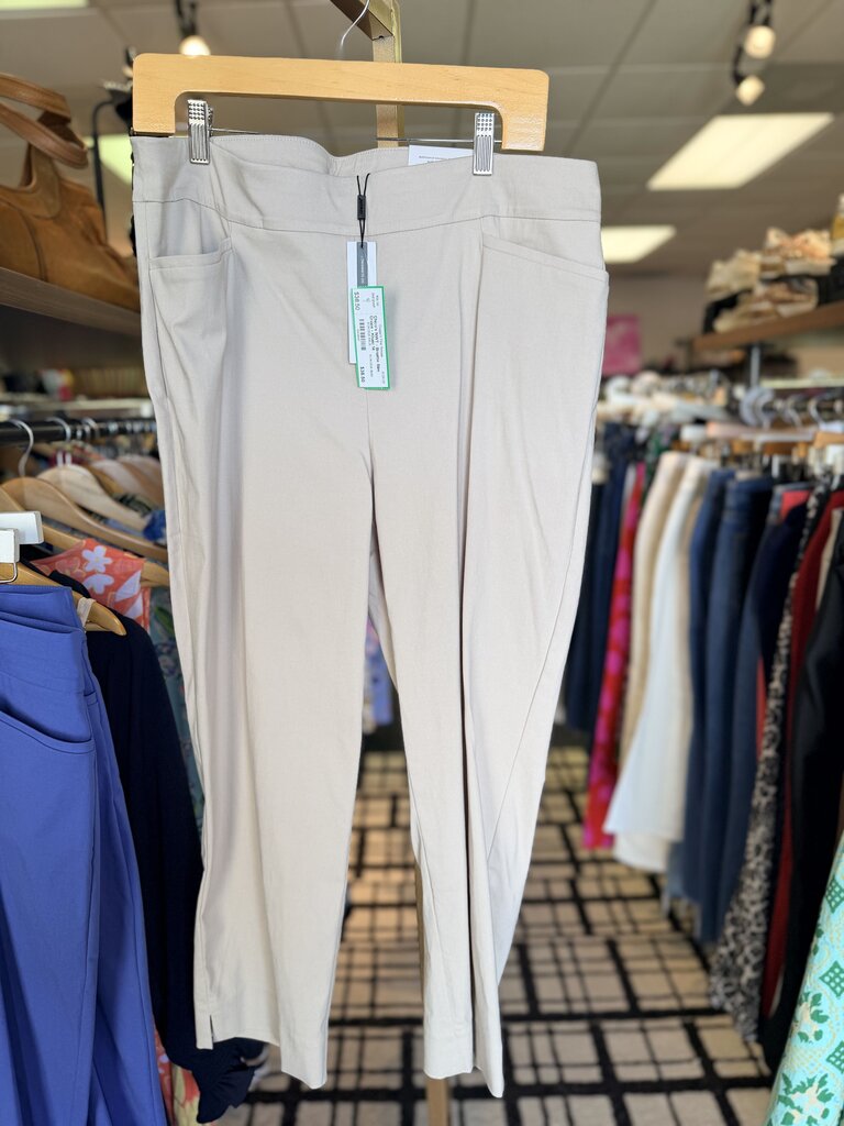 Chico's NWT - Brigitte Slim Crops - Khaki