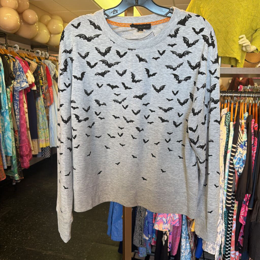 Jane Delancey - Lt. Grey Pullover w. Bats