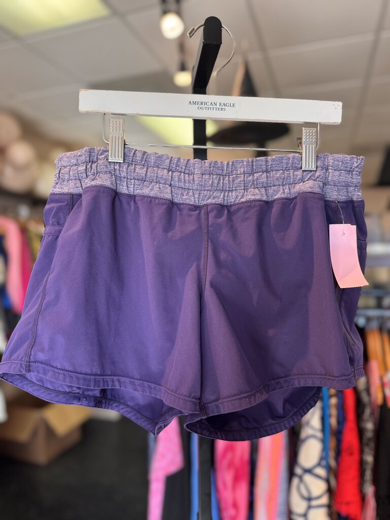 Lululemon - Tracker Shorts in Purple