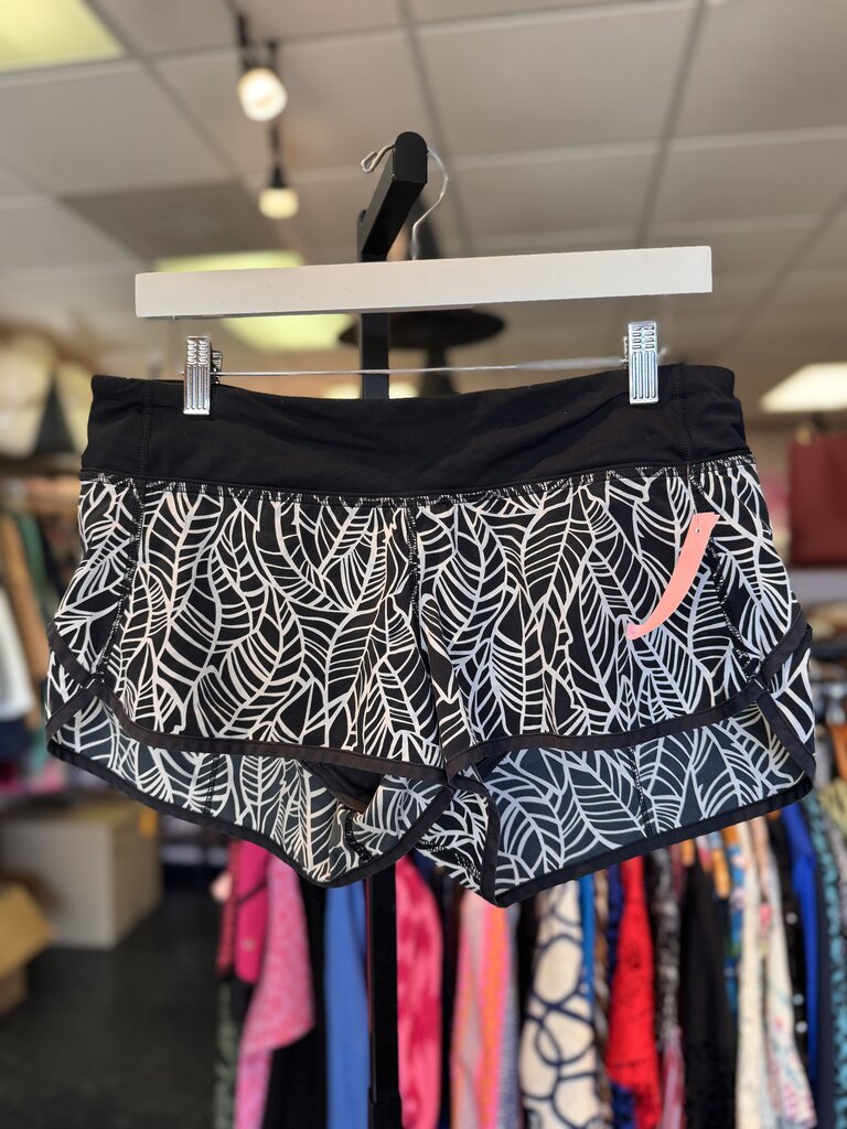 Lululemon - Speed Shorts in Palm Leaf Print - Black/White