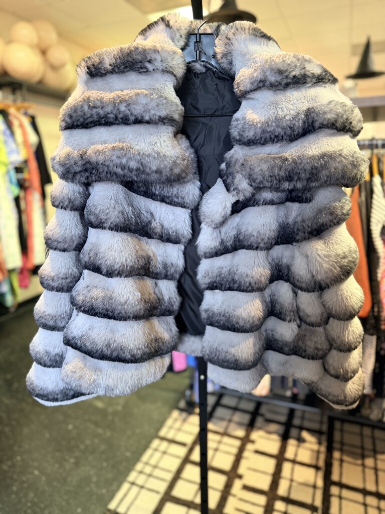 VTG Radzoli - Faux Fur Chinchilla Cropped Jacket