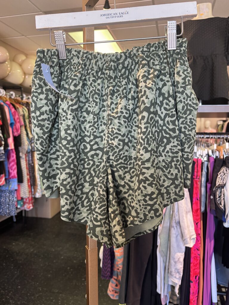 Athleta - Hustle 4.5" Short - Green