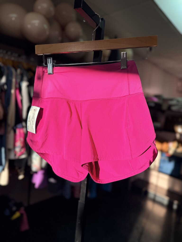 Lululemon - Speed Up Shorts in Magenta