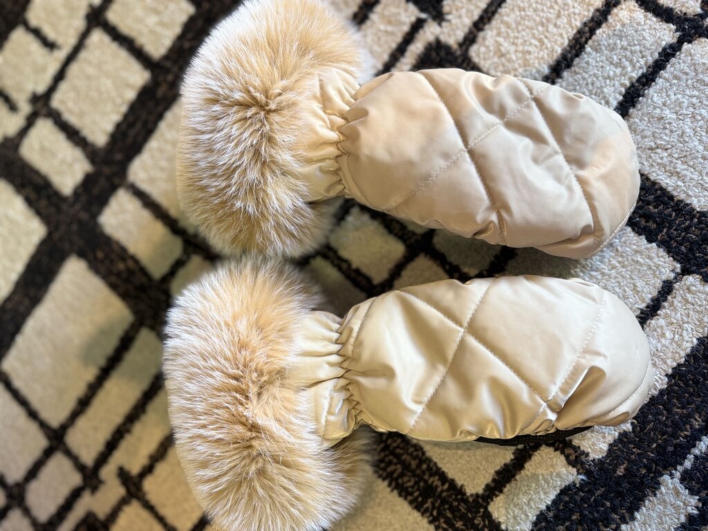 Mitchie's Matchings- Quilted Leather Mittens w. Fur Trim - Tan