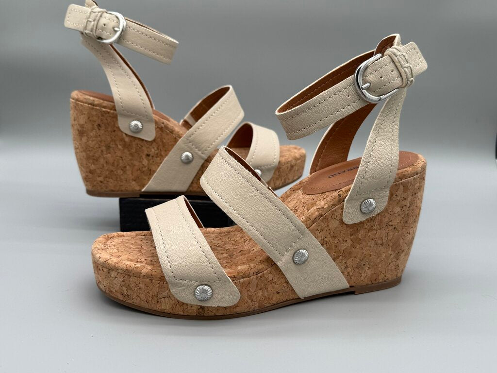 Lucky Brand - NWT - Bone - Valintina Sandal