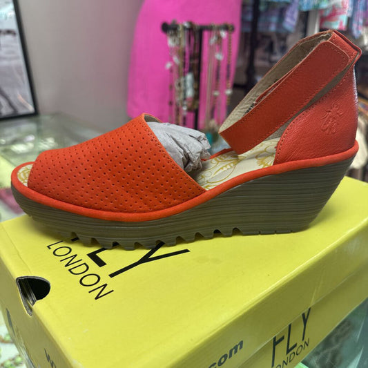 Fly London - NIB - Yala Leather Sandal