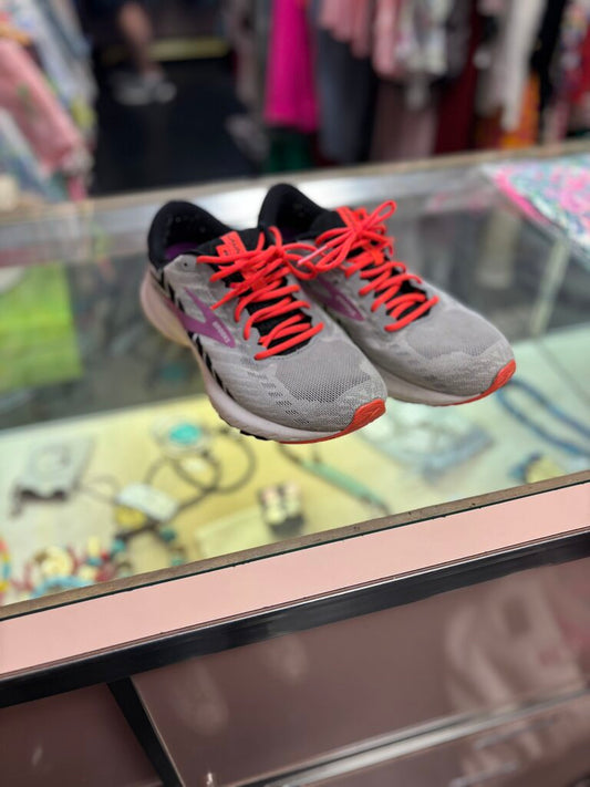 Brooks- GUC Launch 6 Running Sneakers