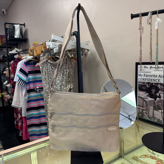 Baggallini- Nylon Crossbody Bag in Tan
