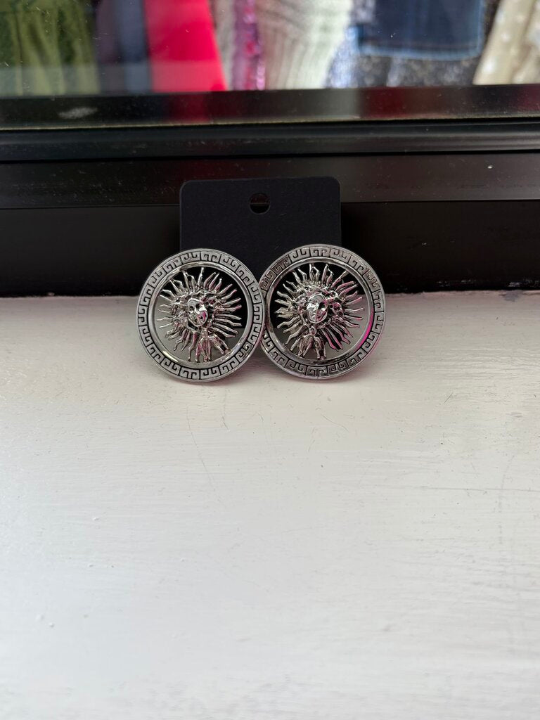 VTG - Clip On Earrings