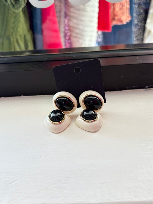 VTG - Clip On Earrings