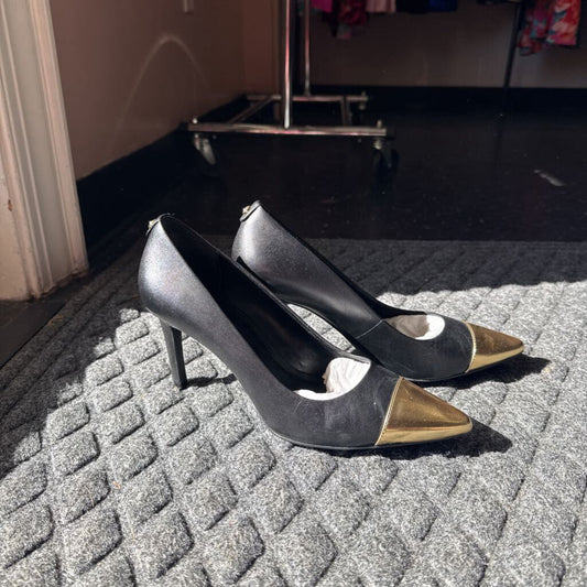 Michael Kors - Dorothy Mid Toe Capped Pumps