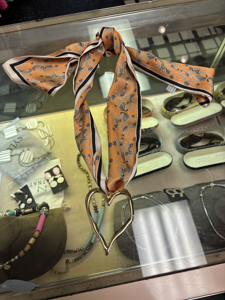 Hart Designs NWT Scarf Necklace
