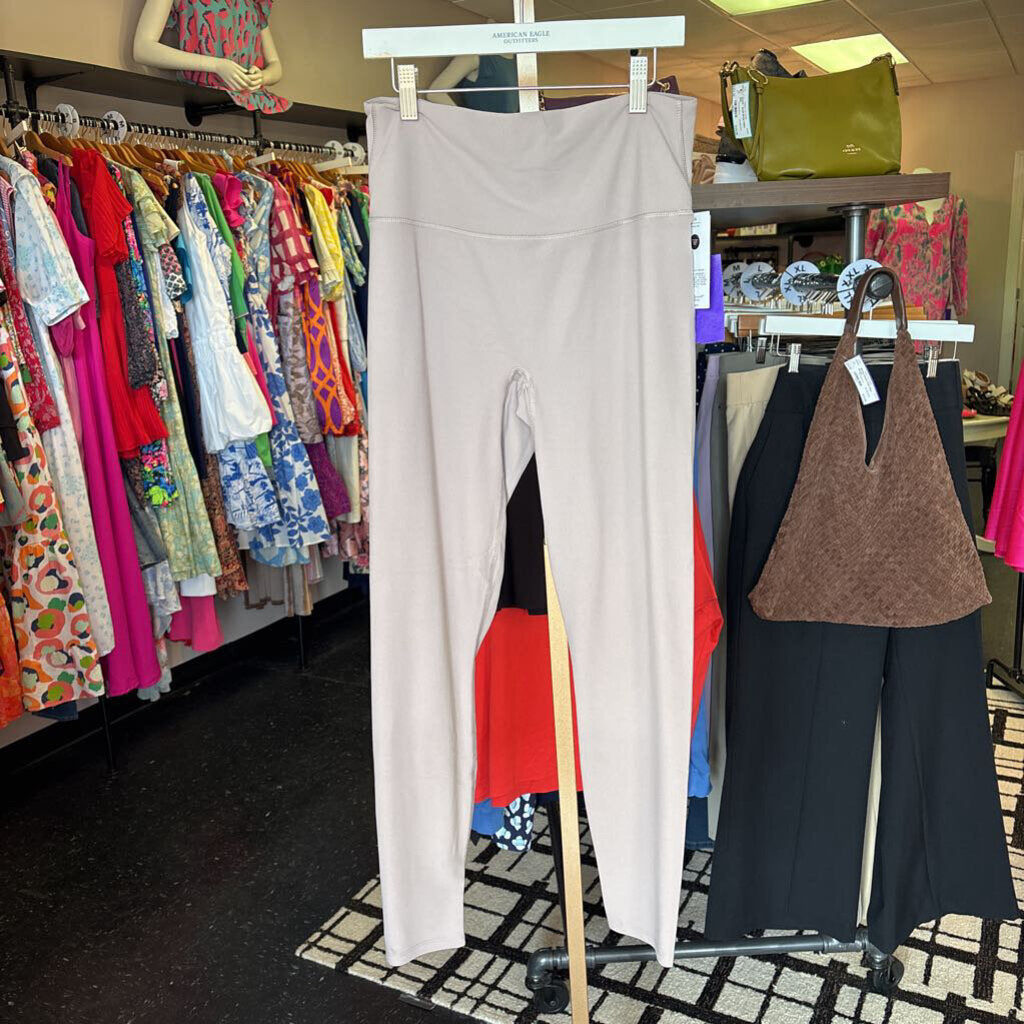 Spanx - NWT OnForm Full Leggings in Coastal Fog