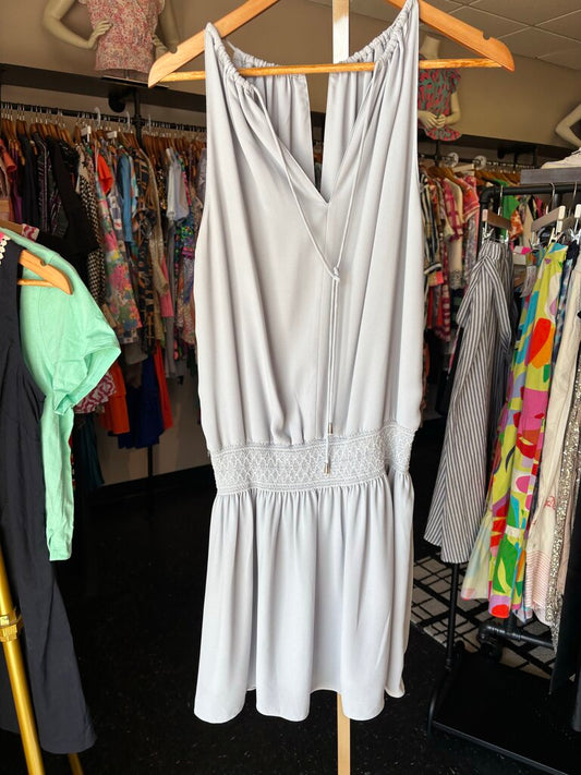 Wren & Willa - Sleeveless Mid Dress in Light Gray