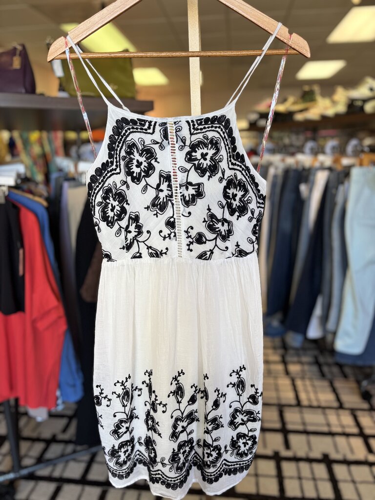 Flying Tomato - Gauze Mini Dress w. Embroidery Detail - White