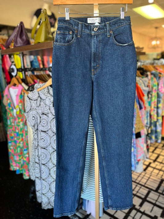 A&F - The 90s Straight Jean
