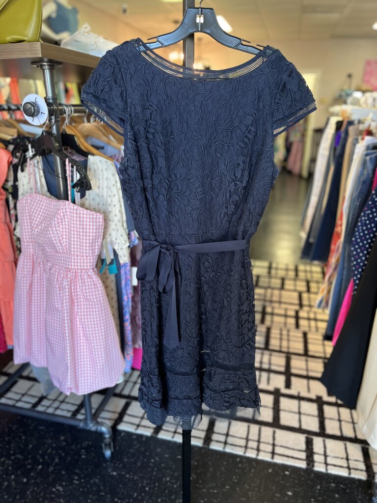 Adrianna Papell - Cap Sleeve Dress w. Lace Overlay - Navy