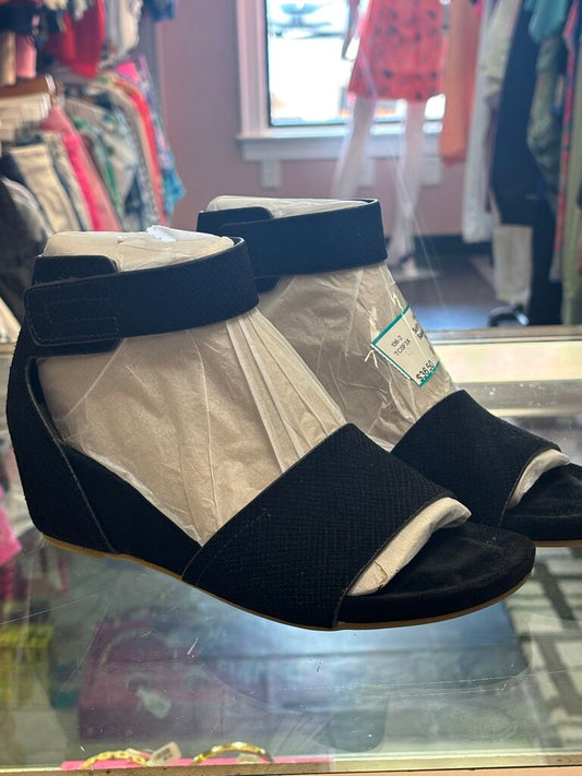 Sofft - NWT - Vexxie Wedge Sandal - Black