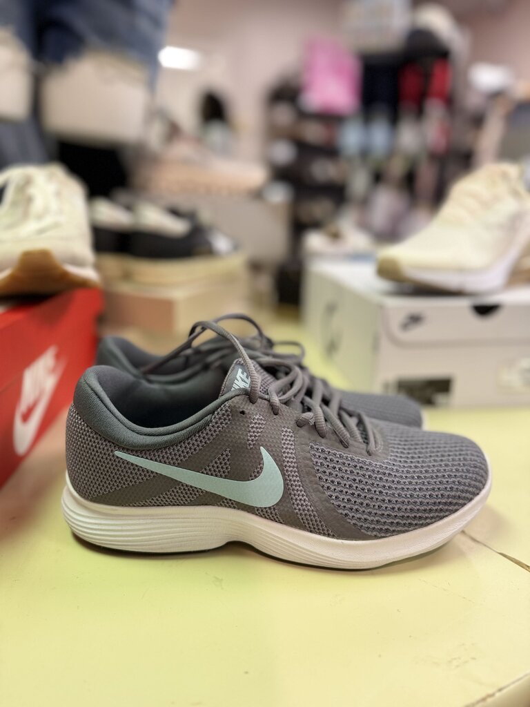 Nike - Tanjun Sneakers - Wolf Grey/White