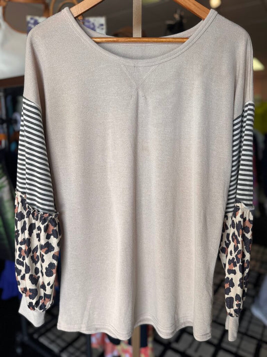 Colorblock LS Top - Cream w. Animal Print