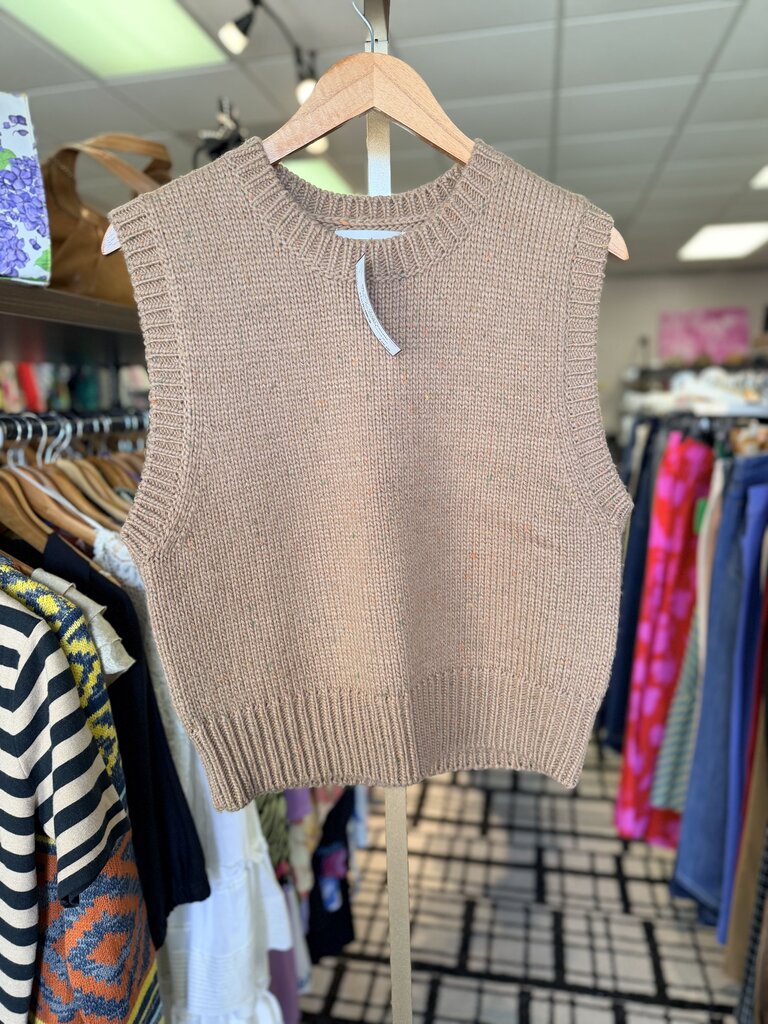 Elle Grey - Chunky Sweater Vest - Tan