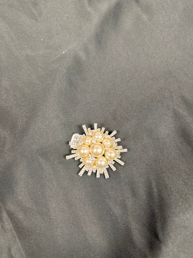 VTG - Pearl & Rhinestone Brooch/Necklace Charm