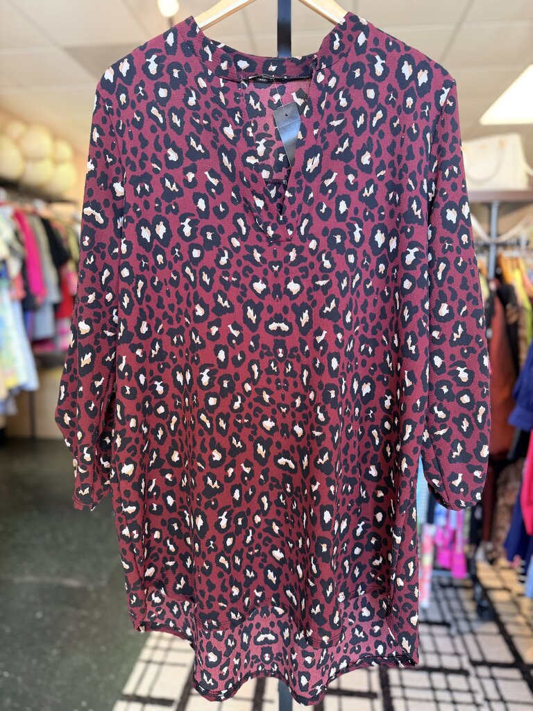 Jodifl - LS Cheetah Print Tunic- Burgandy