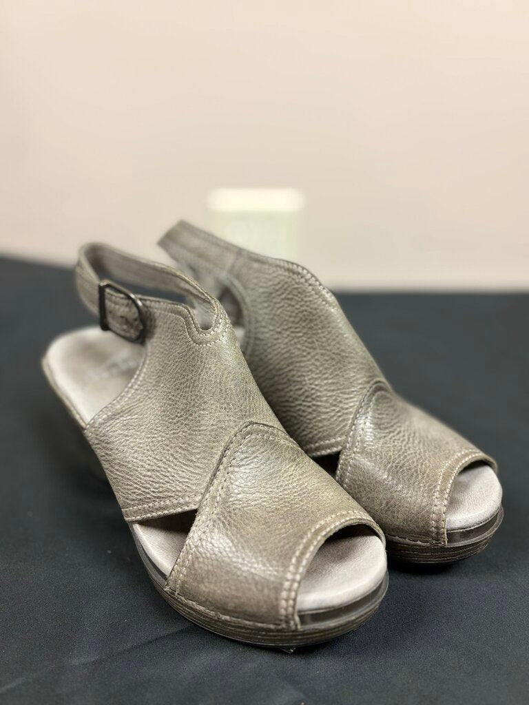Dansko - Vanda Wedge Sandals - Gray Pebbled