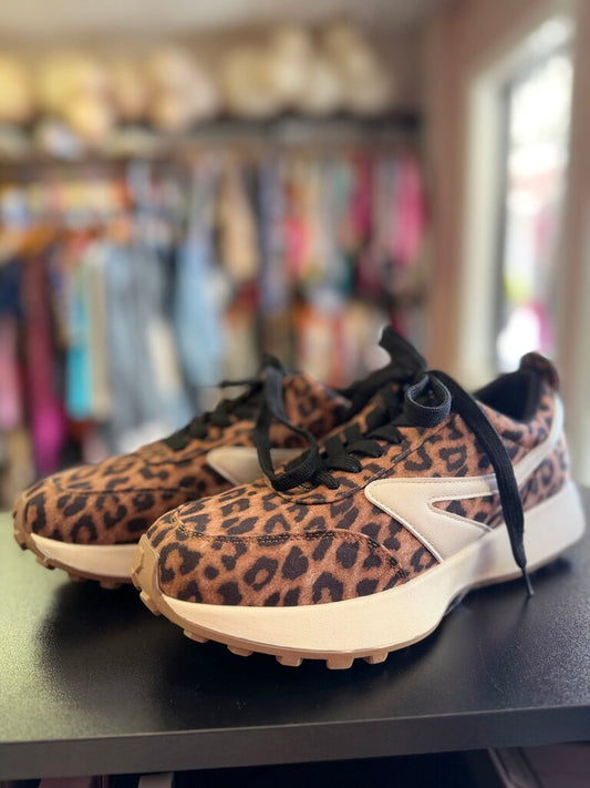 Dolce Vita - Braiden Sneakers in Leopard Print
