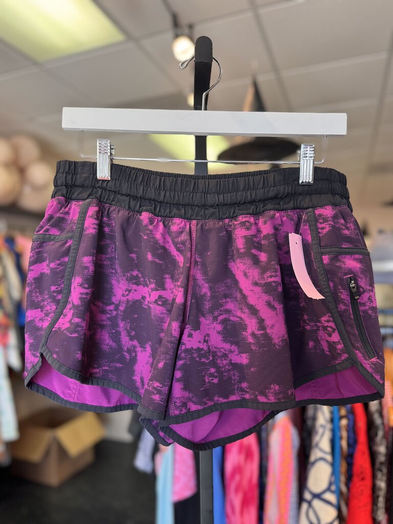 Lululemon - Tracker Shorts in Splatter Pattern