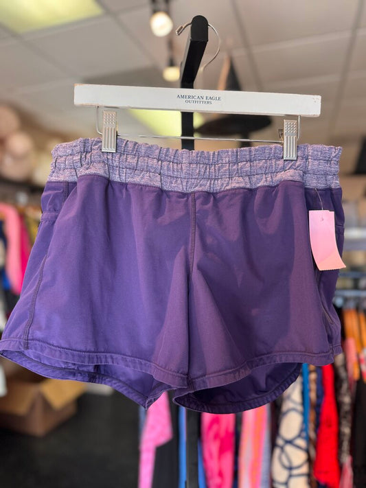 Lululemon - Tracker Shorts in Purple