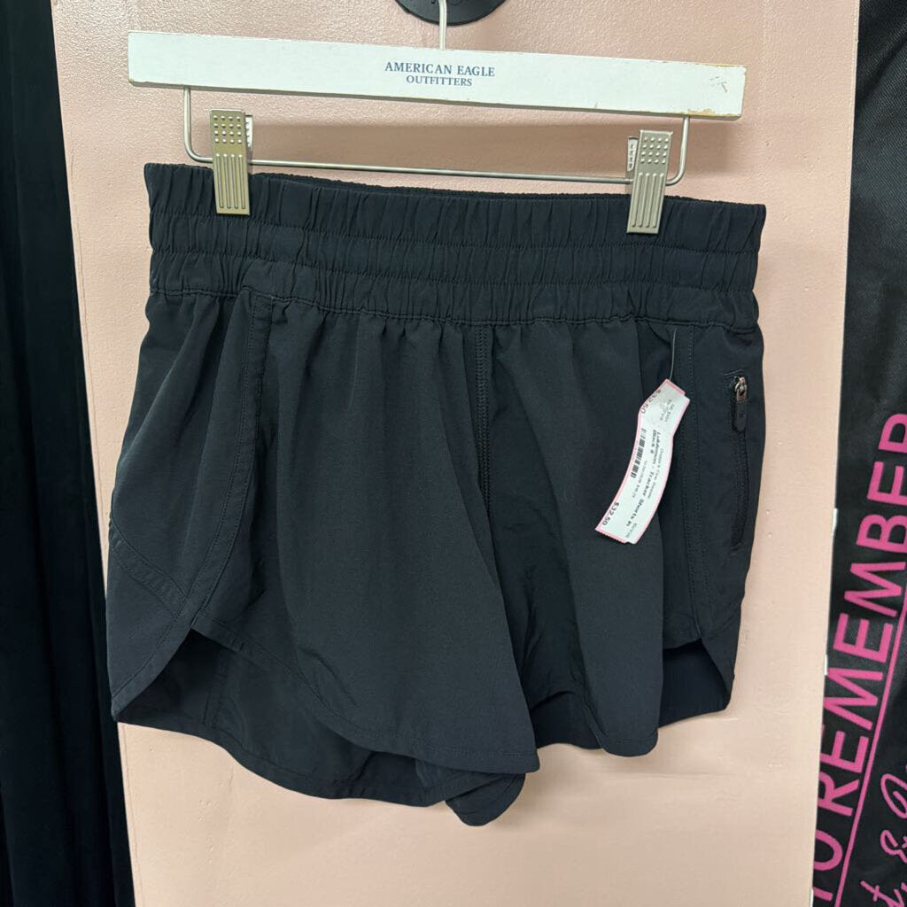Lululemon - Tracker Shorts in Black