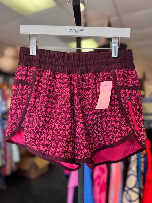 Lululemon - Tracker Shorts in Bordeaux Drama Print
