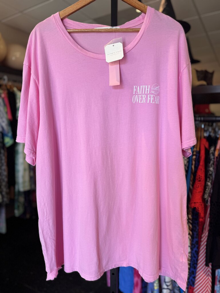 Altar'd NWT - Faith Over Fear Graphic Tee - Pink