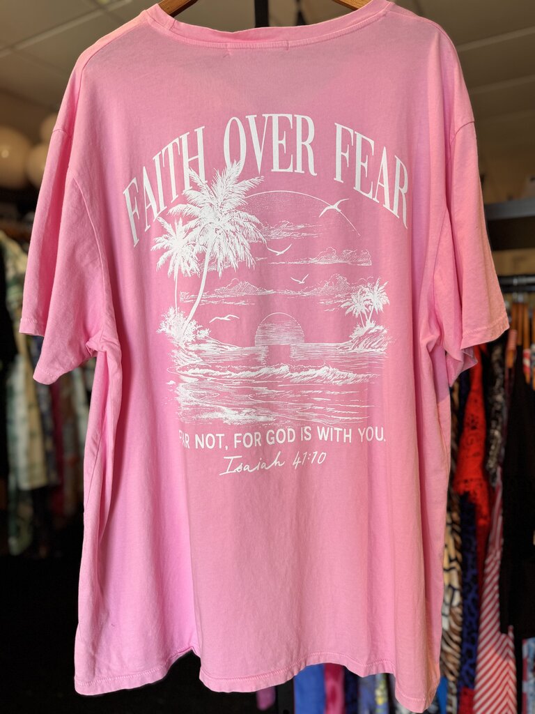Altar'd NWT - Faith Over Fear Graphic Tee - Pink