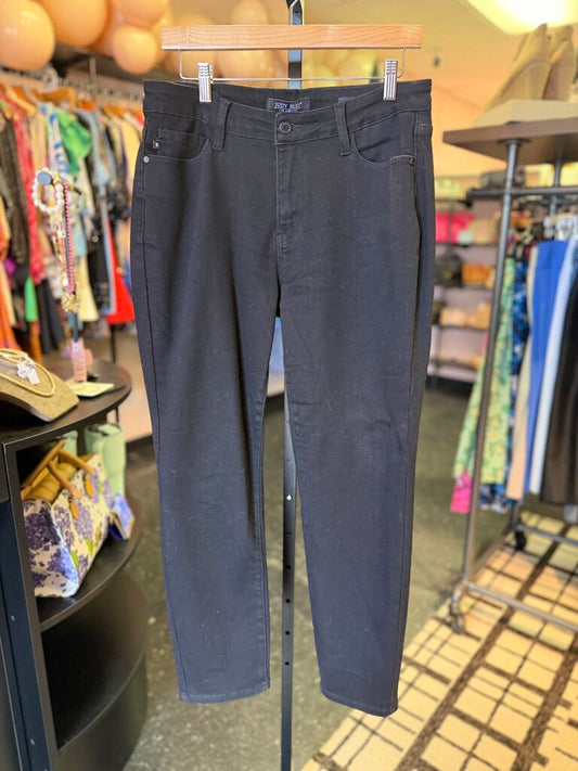 Judy Blue - Mid-Rise Slim Fit Jeans in Black