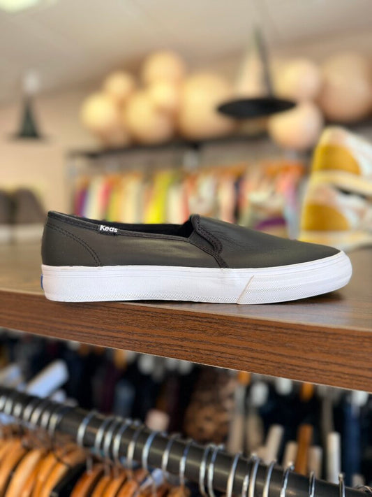 Keds - Double Decker Leather Slip On Sneakers in Black