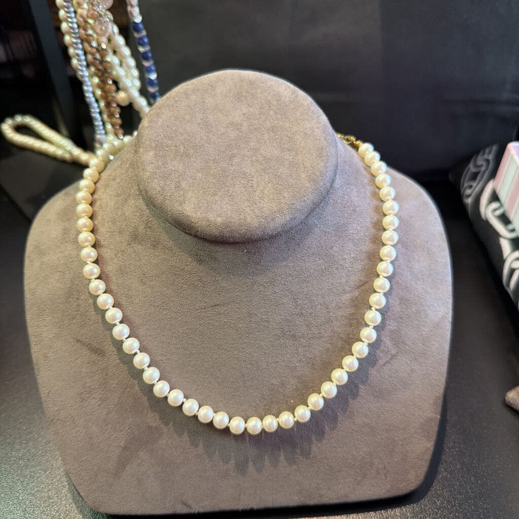 VTG Premier Designs - Pearl Strand Necklace
