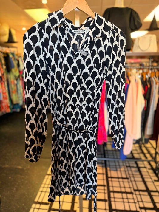 Zara - LS Scalloped Print Shirt Dress - Black/White