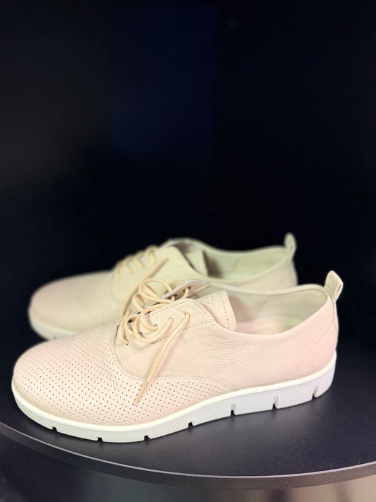 Ecco-Bella Leather Sneaker -Vanilla